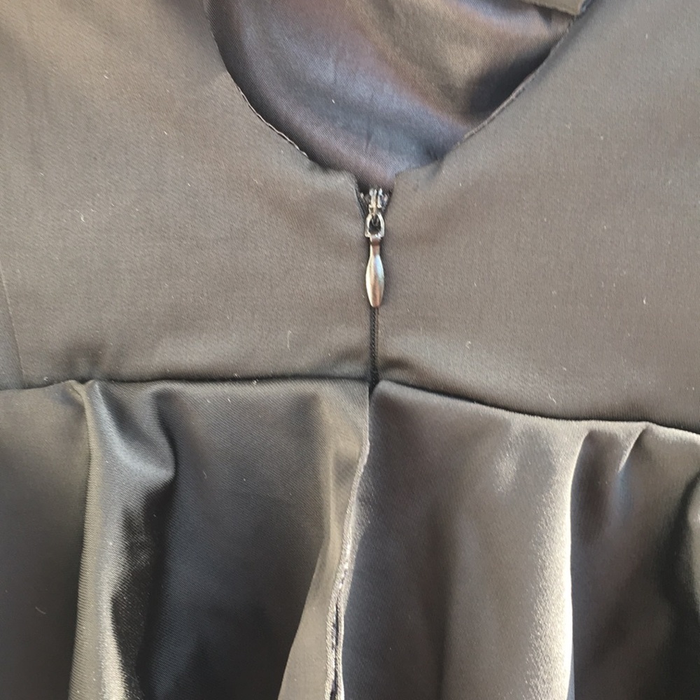 Dress - Picture 7 of 8